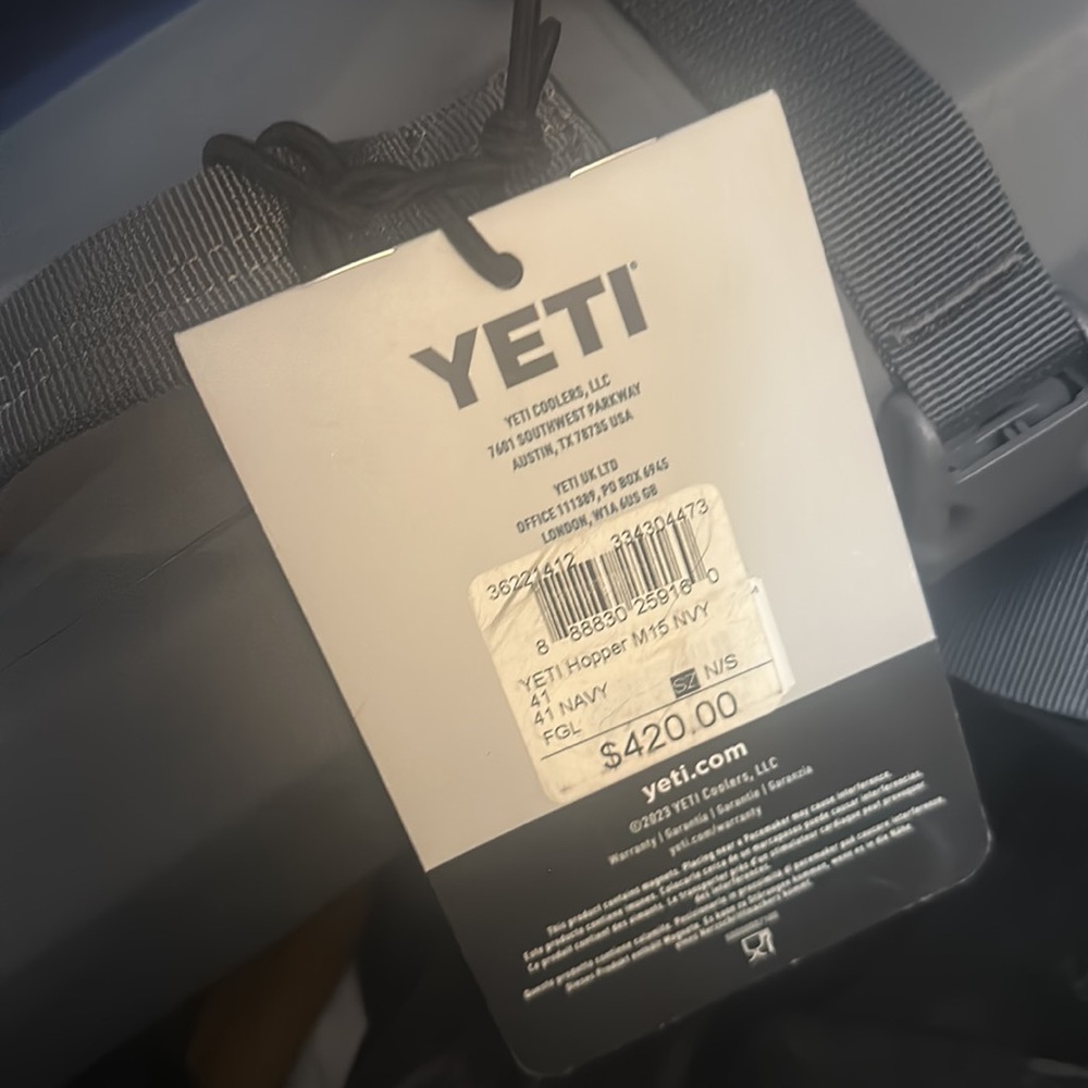 NWT  YETI HOPPER M15 SOFT COOLER- NAVY - Picture 7 of 7